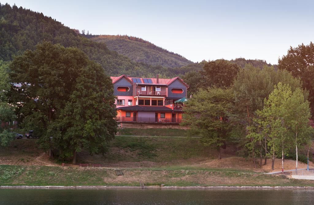 Penzion Tajch 노바바냐 외부 사진